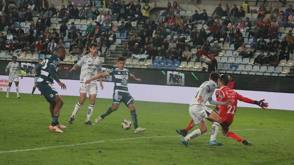 TUZOS  RECIBE A NECAXA