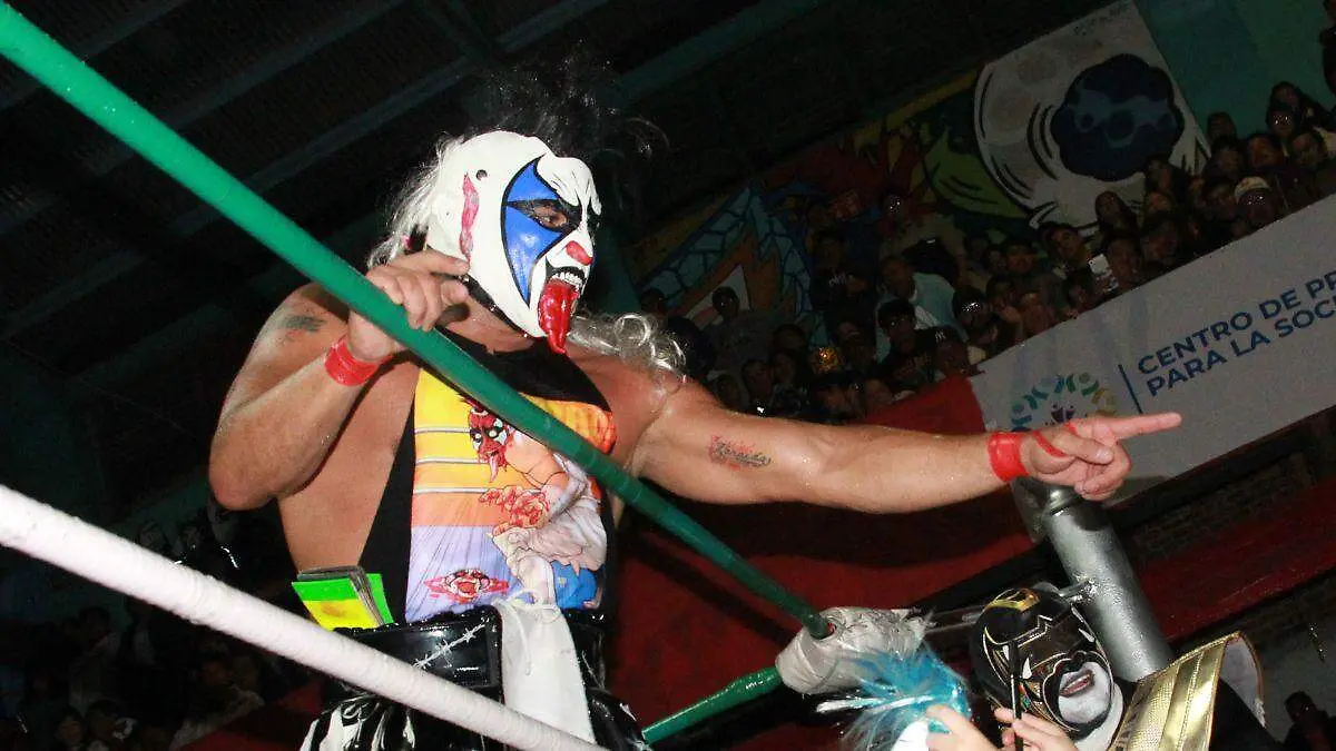 LUCHAS (3)