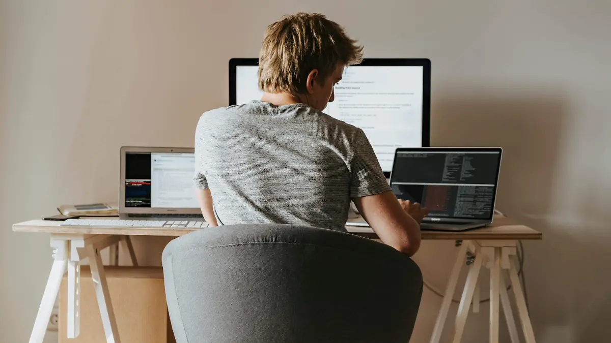 pexels-olia-danilevich-4974907