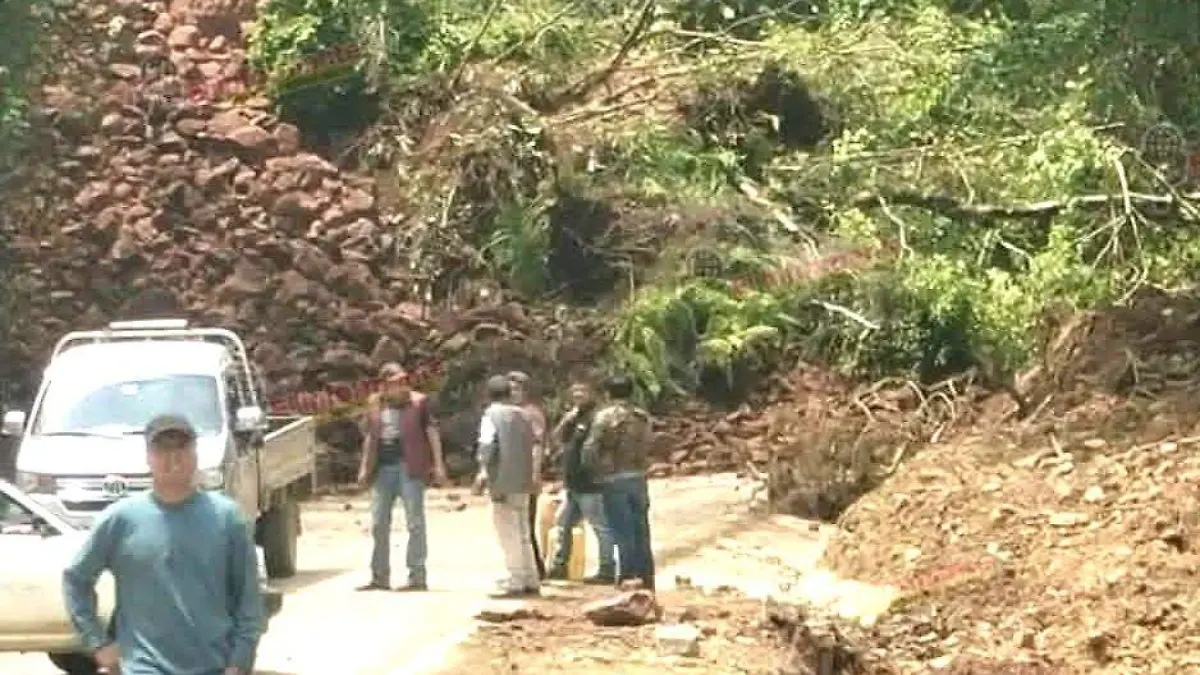 DERRUMBE TIANGUISTENGO 1