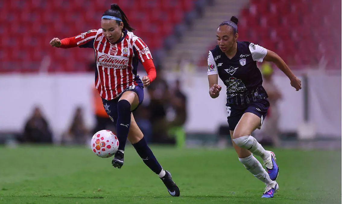 TUZAS VS CHIVAS (2)