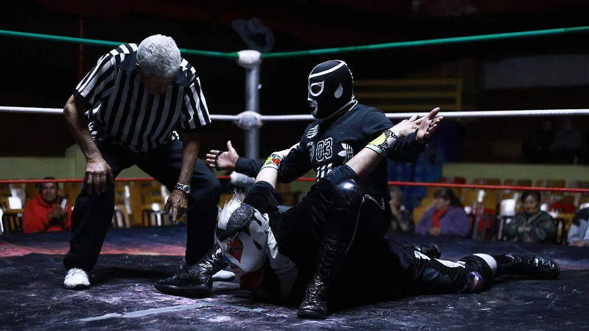 LUCHA LIBRE BLACK SHADOW JR. ARENA AFICIÓN