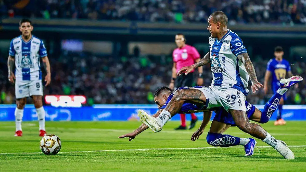 PUMAS VS. TUZOS