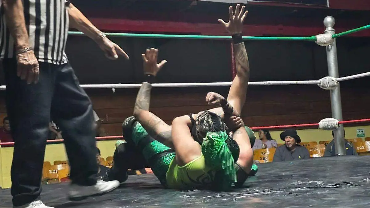 LUCHA LIBRE MISIONERO DEL DIABLO VS RATZINGER