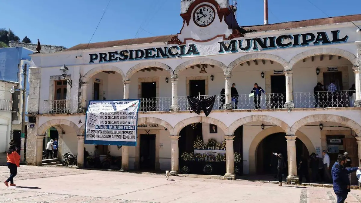 TIANGUISTENGO OBRAS 1