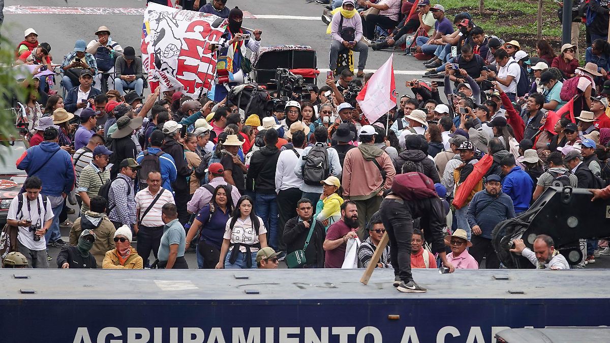 CNTE DESATA CAOS NACIONAL