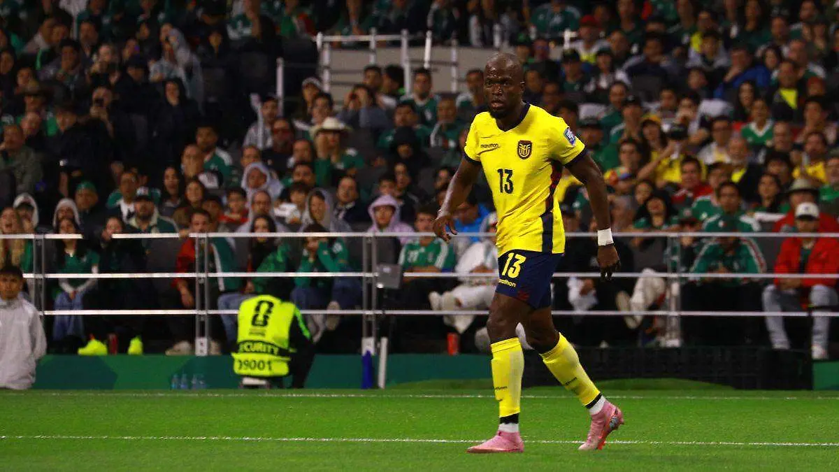 ENNER VALENCIA CON LA SELECCIÓN DE ECUADOR