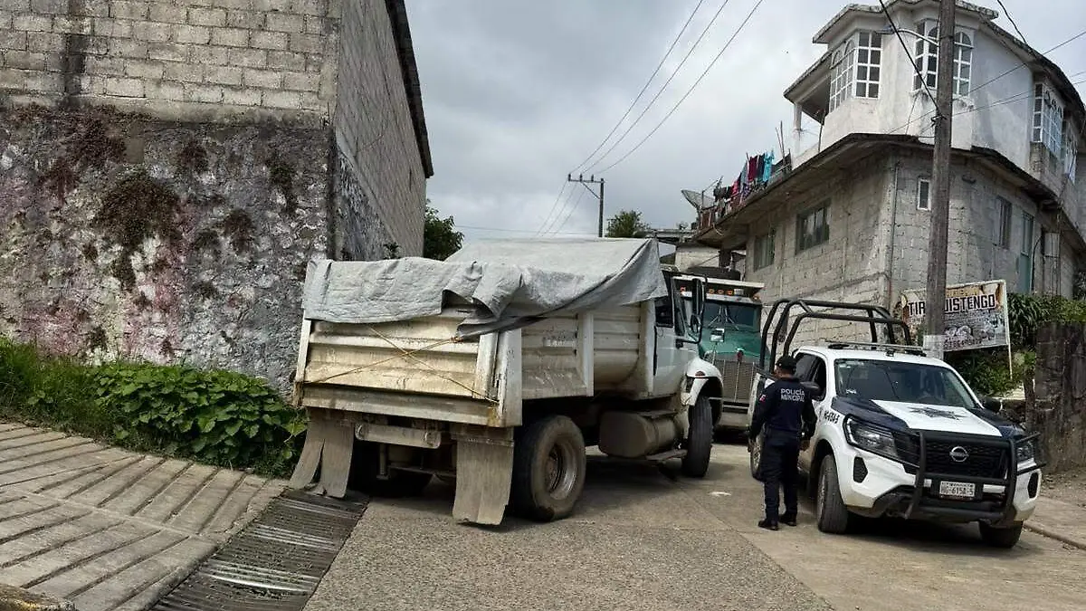 DETIENEN CAMIÓN 1
