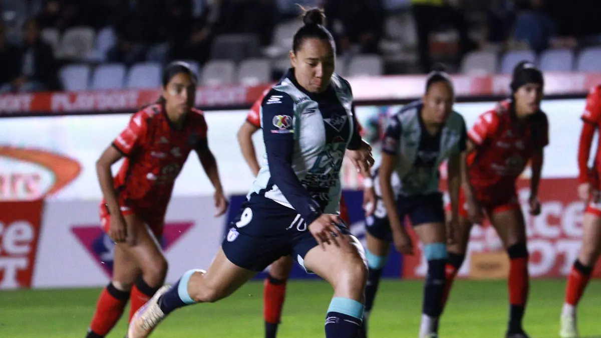 CHARLYN CORRAL DELANTERA DE LAS TUZAS