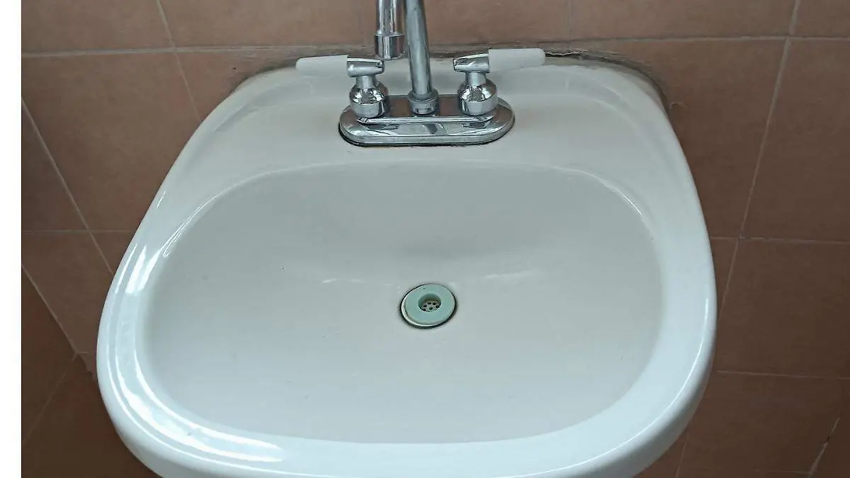 1000928065