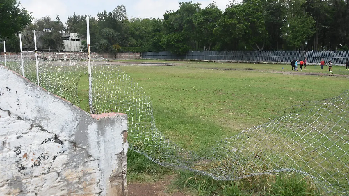 Confianza en que se disputen los duelos de las ligas locales de futbol este domingo 1