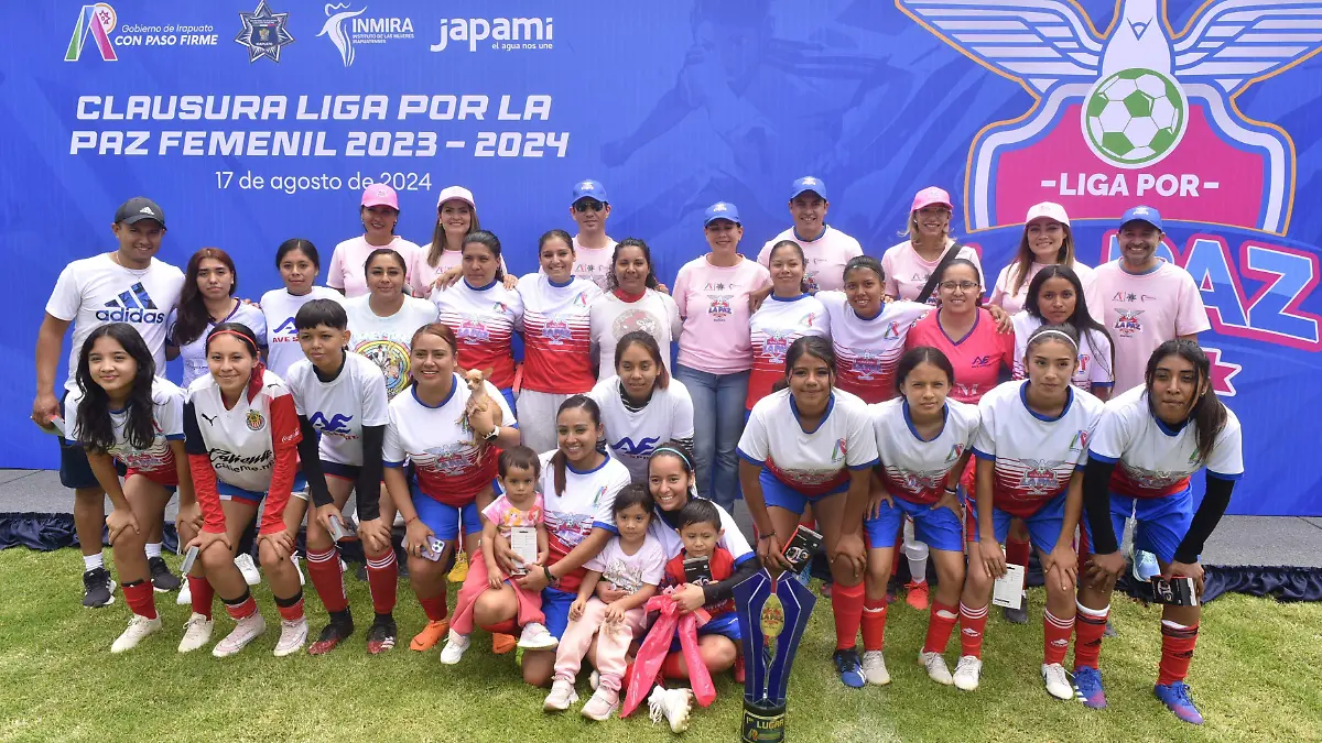Se coronan campeonas de Liga por la Paz Femenil mujeres de la 18 de Agosto  (3)