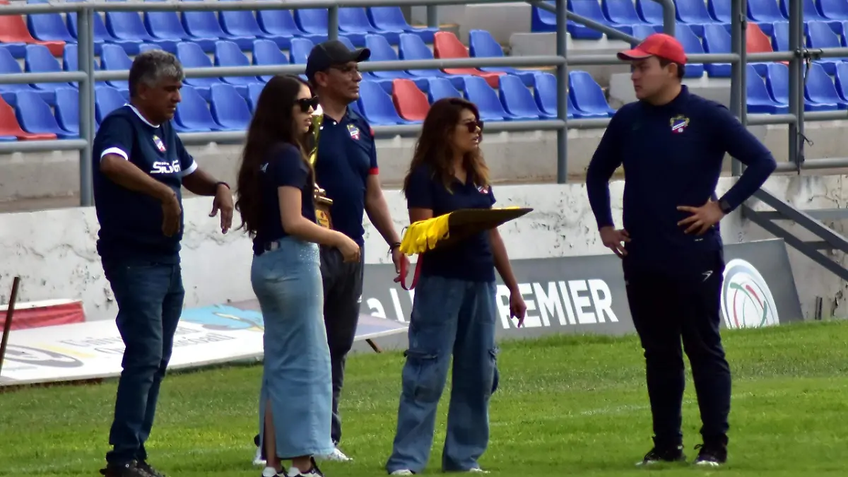 Directivos-y-el-entrenador