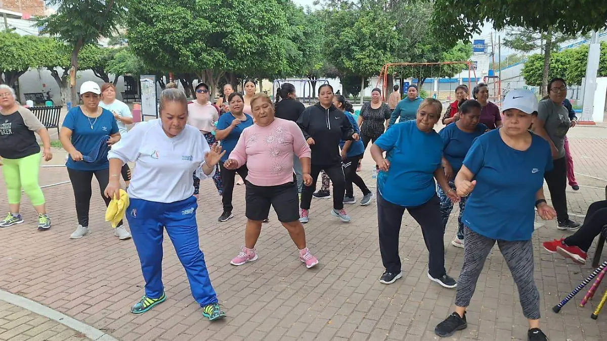 Hace-una-invitación