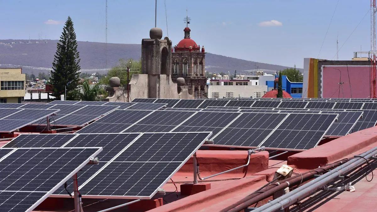 Presidencia-Municipal-de-Irapuato-genera-energía-solar-con-paneles (3)