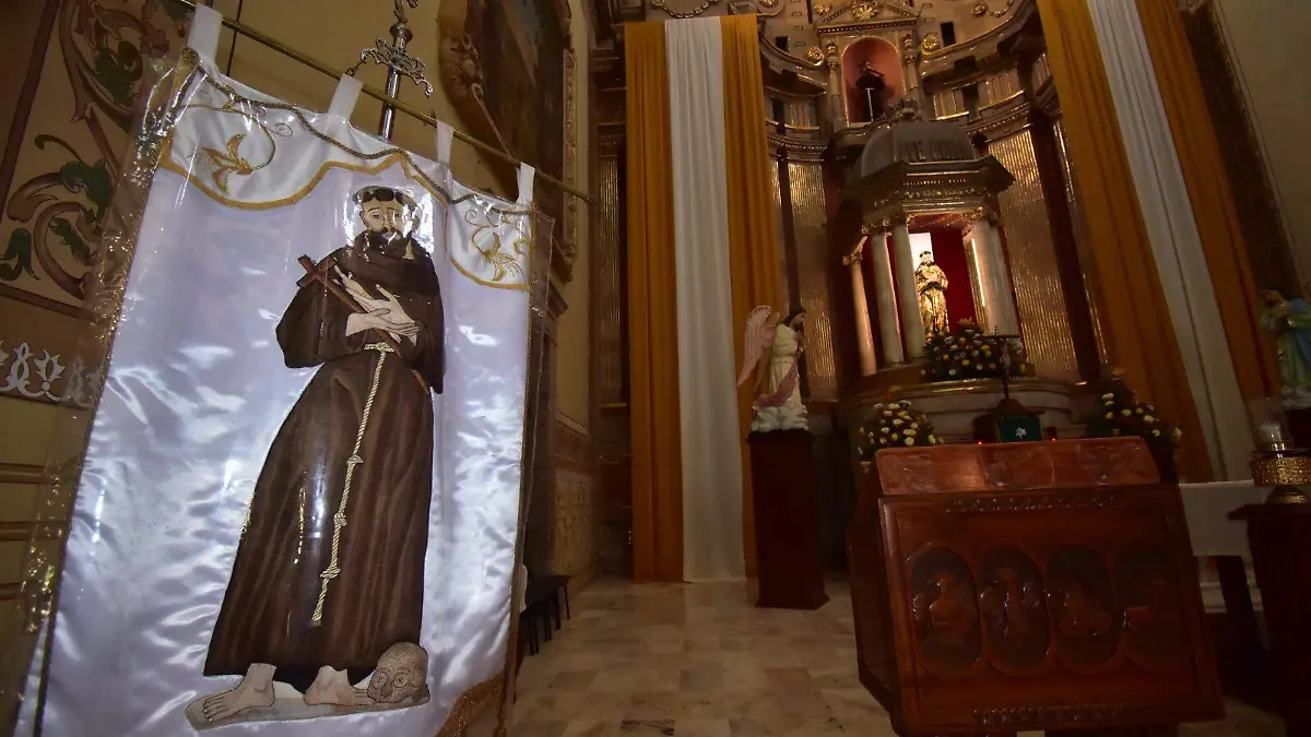 Invitan Frailes franciscanos a la festividad en honor de San Francisco de Asís (1)