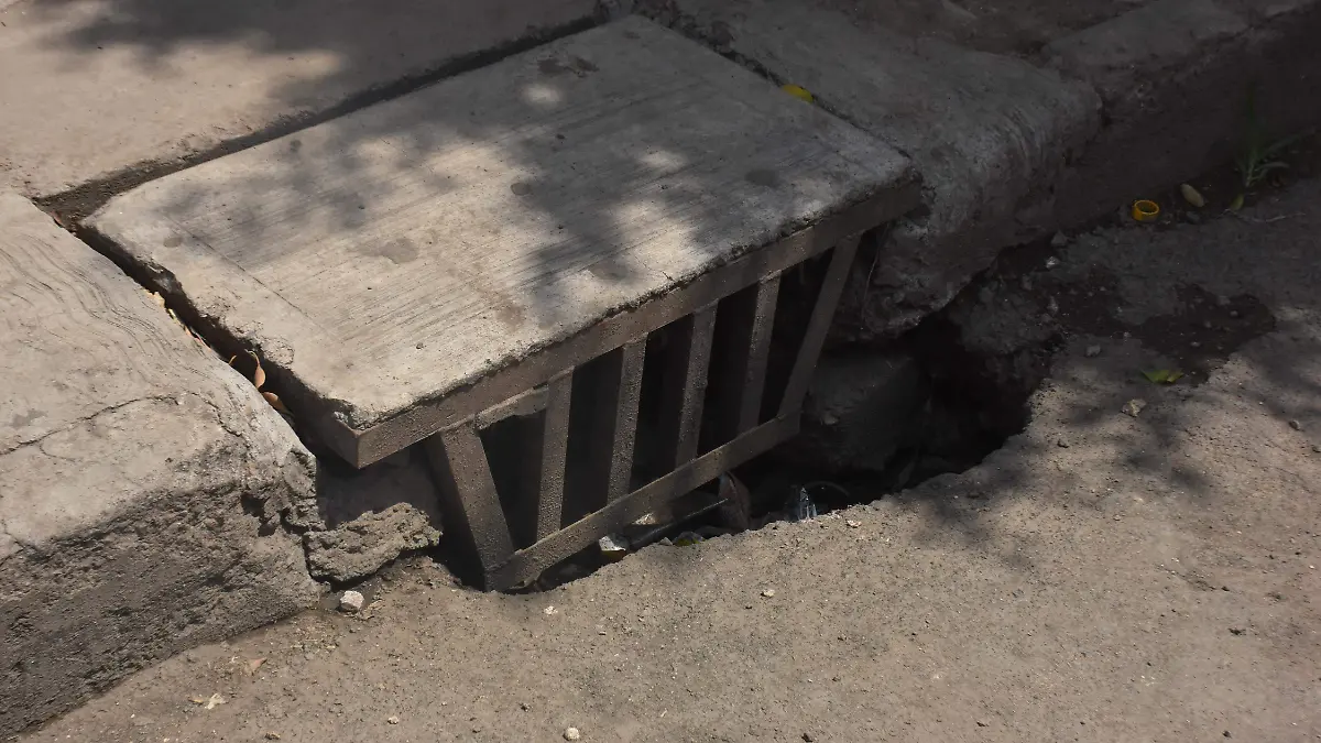 ALCANTARILLAS VANDALISMO (1)