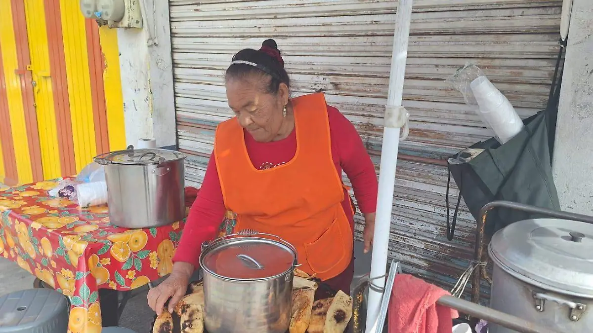 Es Martina Segoviano una orgullosa abuela y comerciante de 77 años  (2)