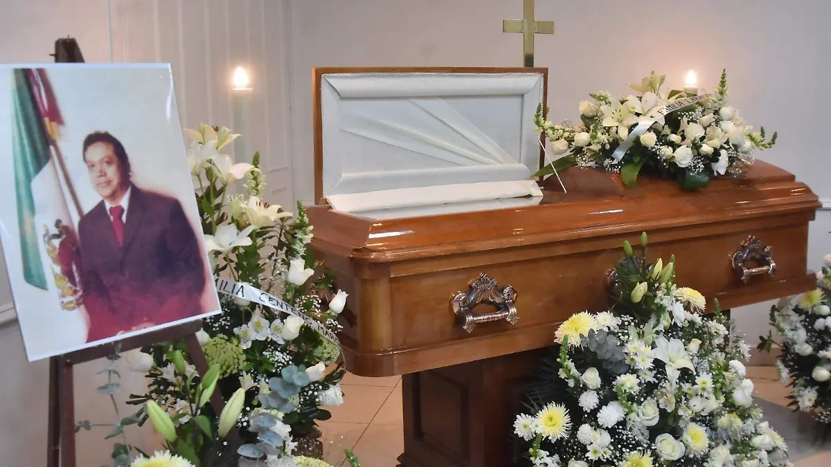 Dan último adiós al Profe Nacho (2)