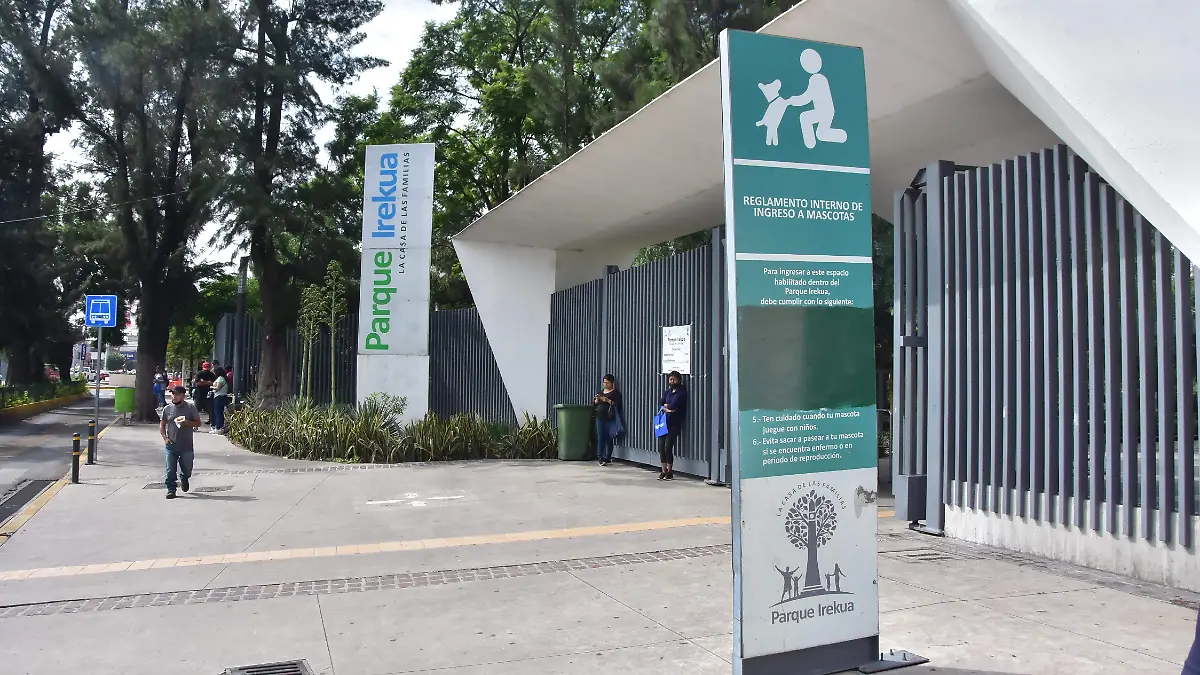 PARQUES. (3)