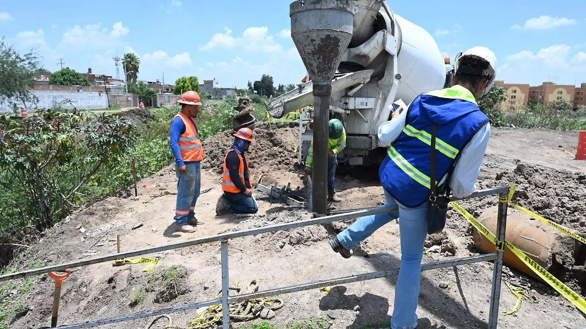 Invierten 18 mdp en puente peatonal en Irapuato (5)