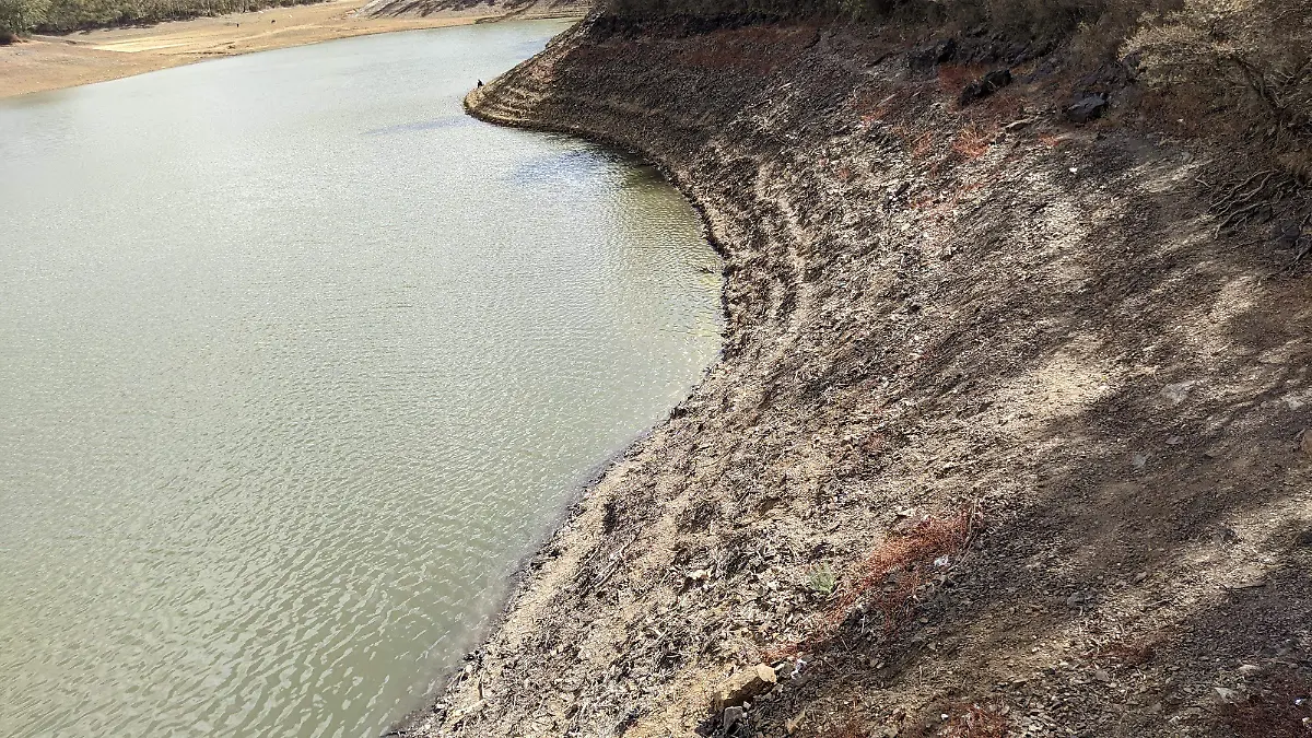 ALERTAN POR BAJOS NIVELES DE AGUA EN PRESAS(1)