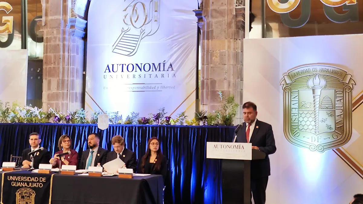 UG CONMEMORA SU AUTONOMIA UNIVERSITARIA(1)