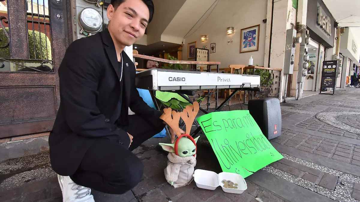 JOVEN PIANISTA .- RICARDO SANCHEZ.- EL SOL DE IRAPUATO (1)