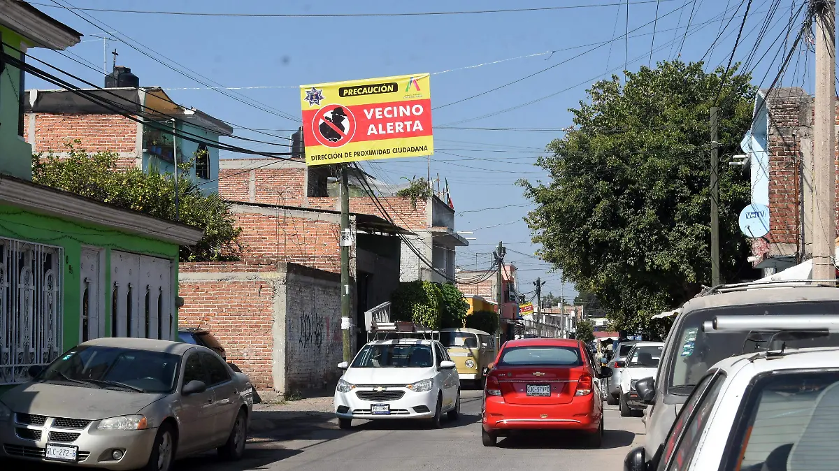 VECINOS PIDEN SEGURIDAD JESUS GTZ EL SOL DE IRAPUATO (1)