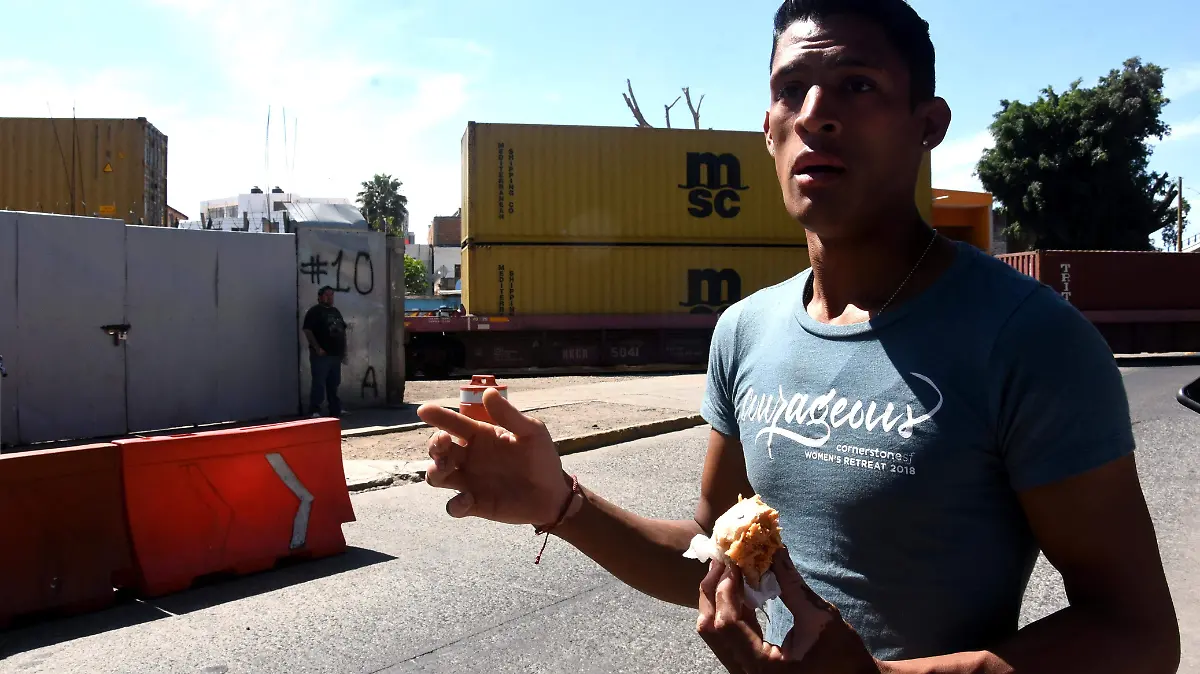 MIGRANTE PIDE APOYO ARA SU MAMA.JESUS GTZ EL SOL DE IRAPUATO (4)