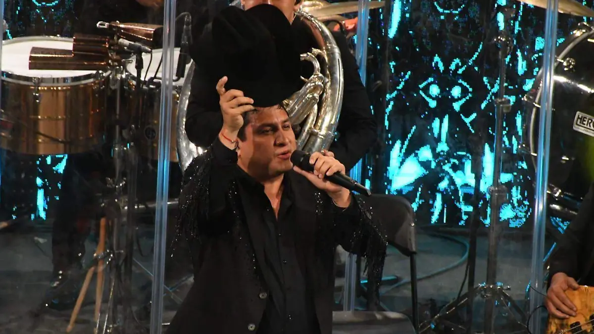 Julión-Álvarez (2)