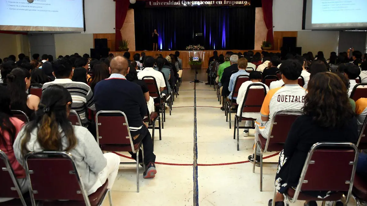 Expone jueza riesgos de Reforma Judicial a universitarios de Irapuato  (3)