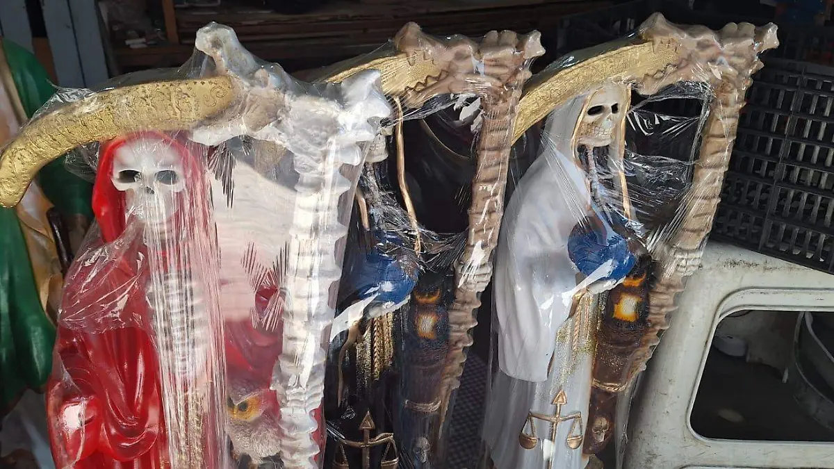 Celebran en este Día de Muertos a la Santa Muerte en Irapuato  (1)