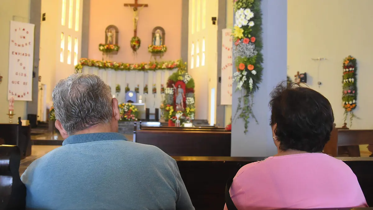 Cientos de feligreses acuden a la festividad de San Juan Bautista en Irapuato (1)