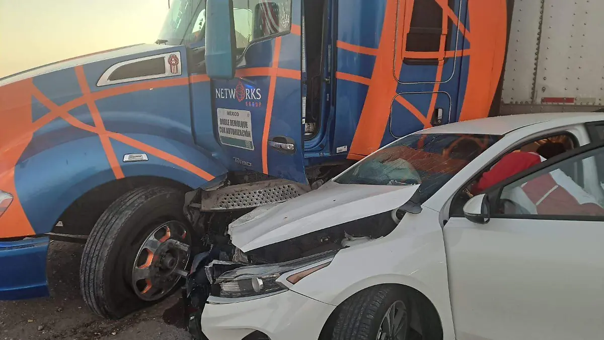 Accidentes-ocasionan-caos-vial (1)