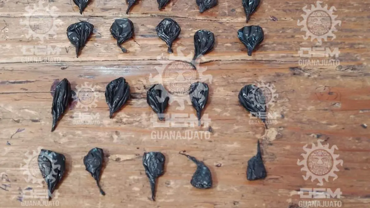 LO DETIENE A SUJETO CON 32 DOSIS DE PRESUNTO CRISTAL(1)