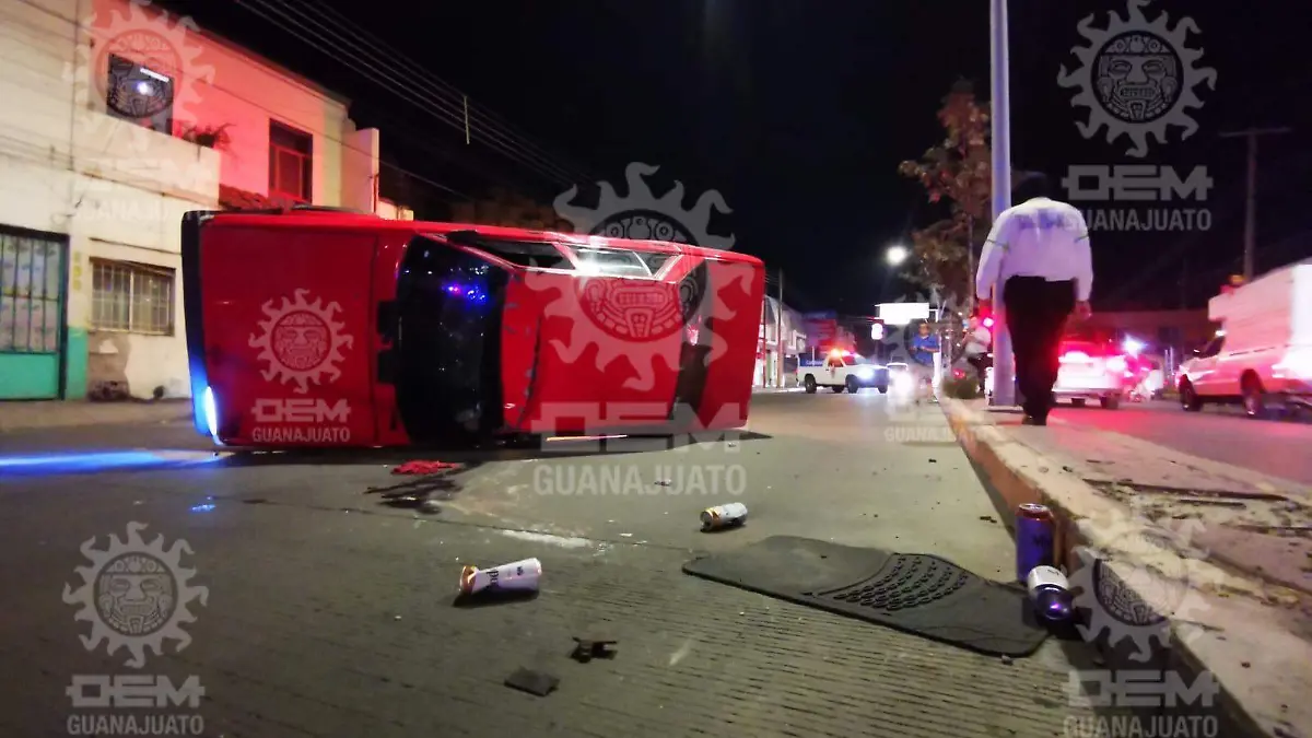 Vuelca automovilista (1)