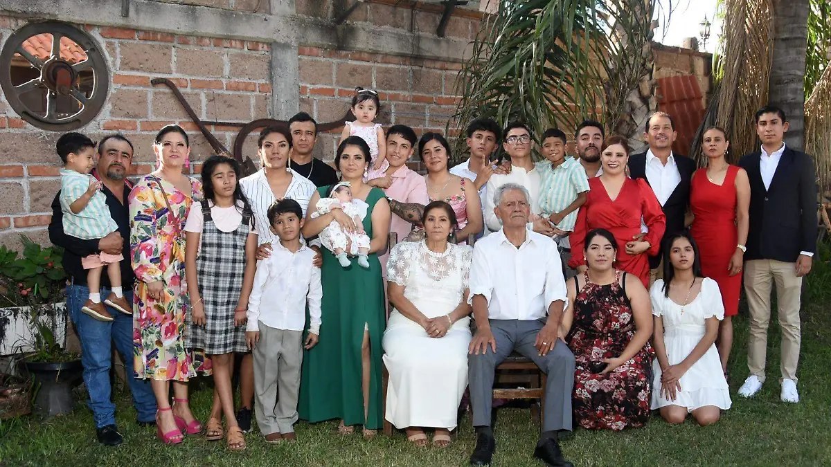 Rodeados de sus seres queridos