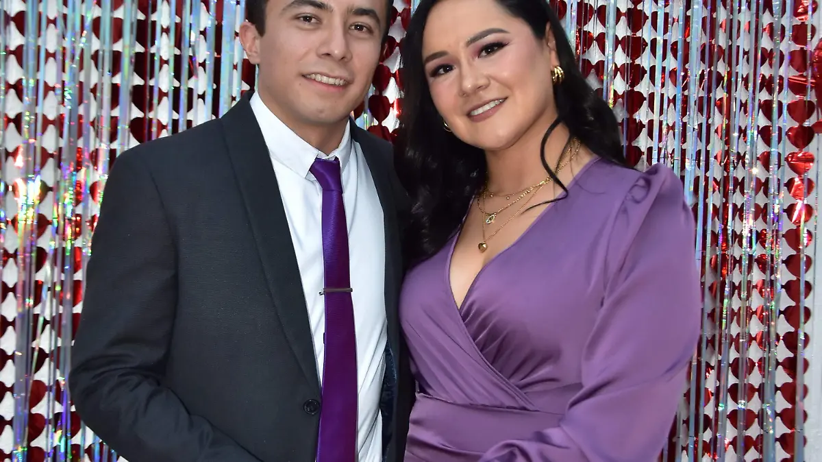 Edgar Alejandro Muñiz Lara y Valeria Gutiérrez Aguilar