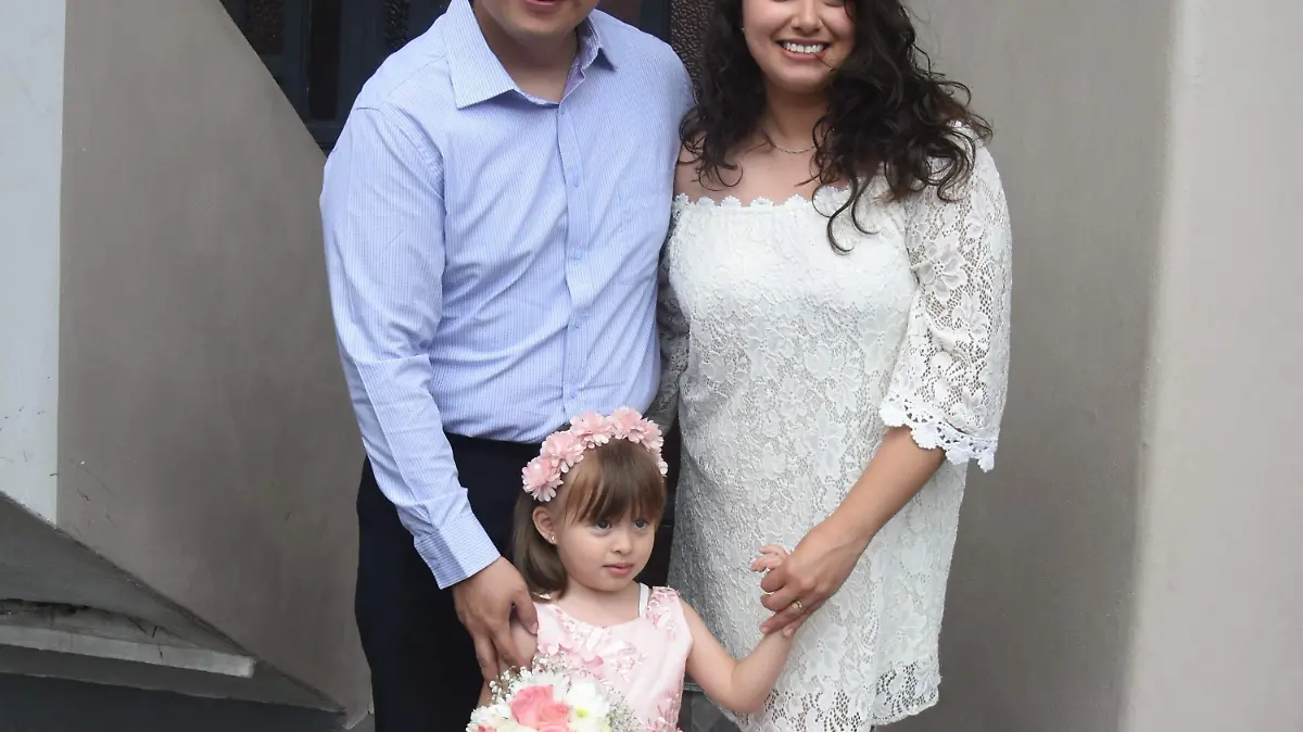 Dalila con sus padres