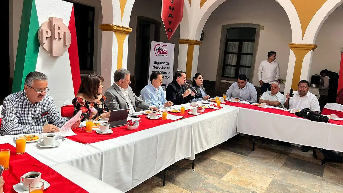 EXIGEN PAN, PRI Y PRD AL INE QUE SE ELIMINEN LAS MAÑANERAS