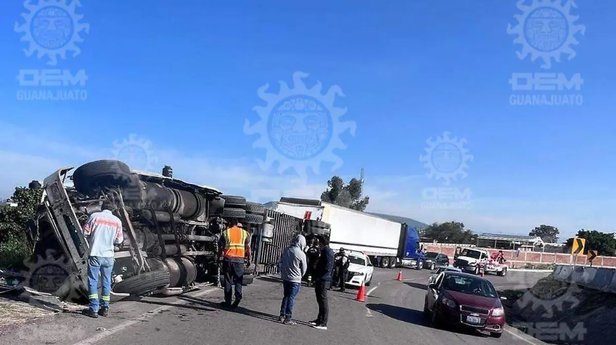 Vuelca-tráiler  (1)