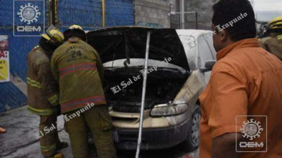 SE INCENDIA CAMIONETA OK