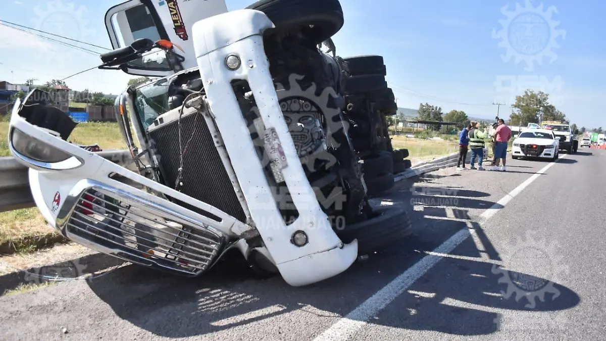 Vuelca-tráiler  (2)