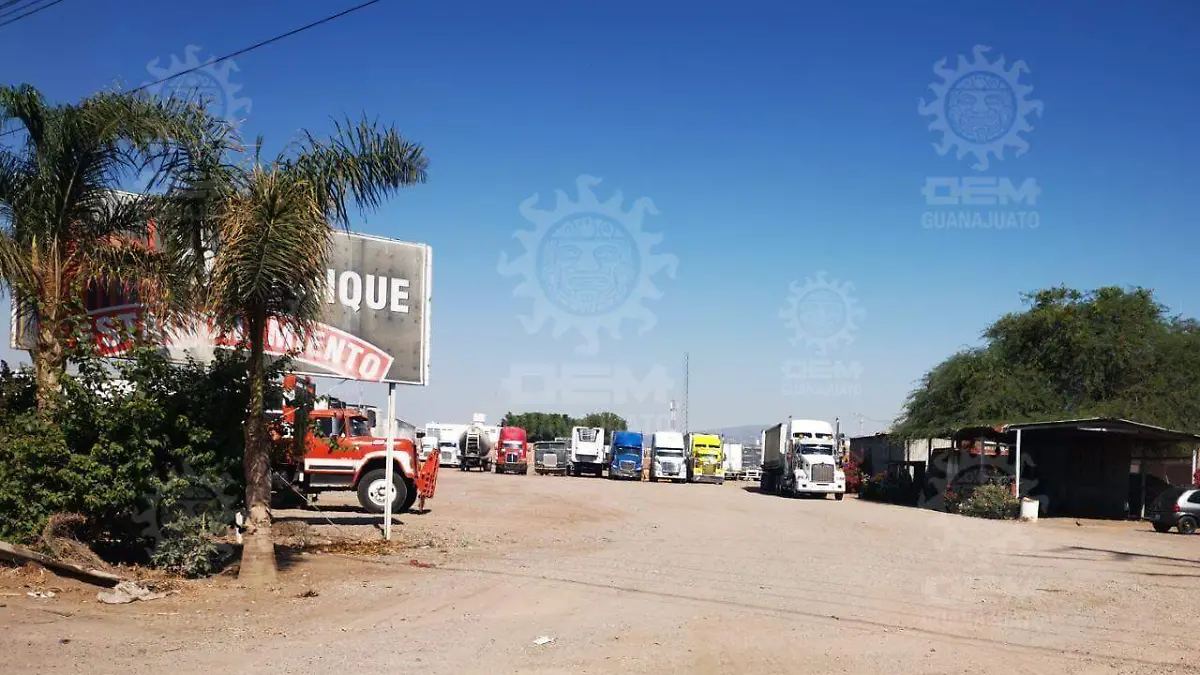 Arrolla-tráiler-a-hombre (1)