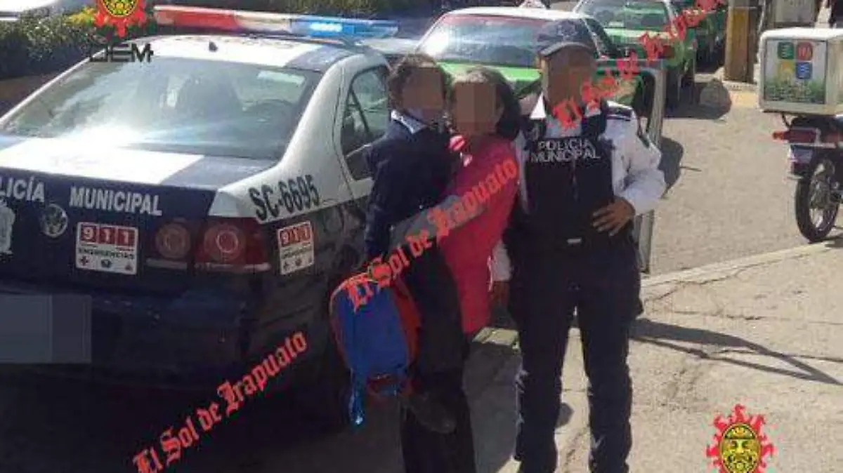 Policías apoyan a familia (4) OKOKOK