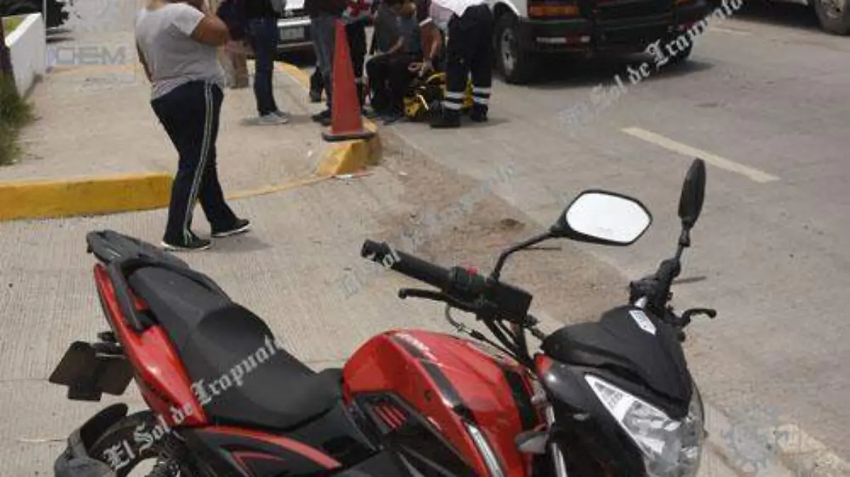 ATROPELLA A MOTOCICLISTAS OK