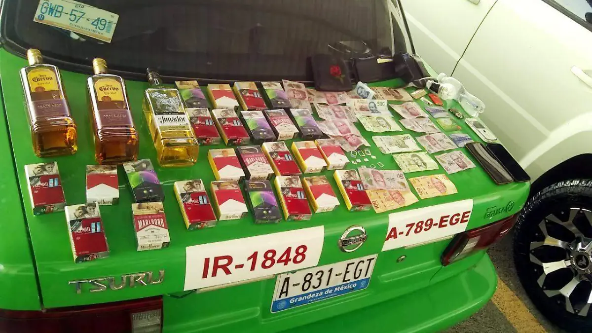 Detienen-a-tres-por-robo-a-tienda-de-autoservicio