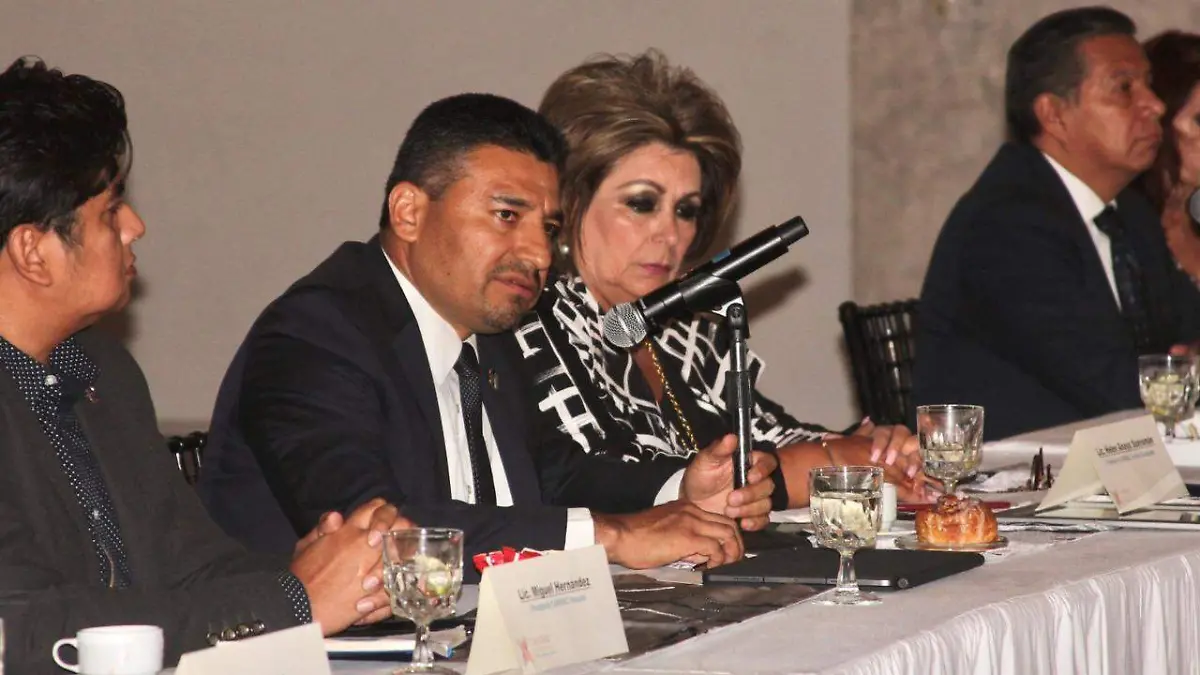 Se-compromete-Fiscal-con-restauranteros (2)