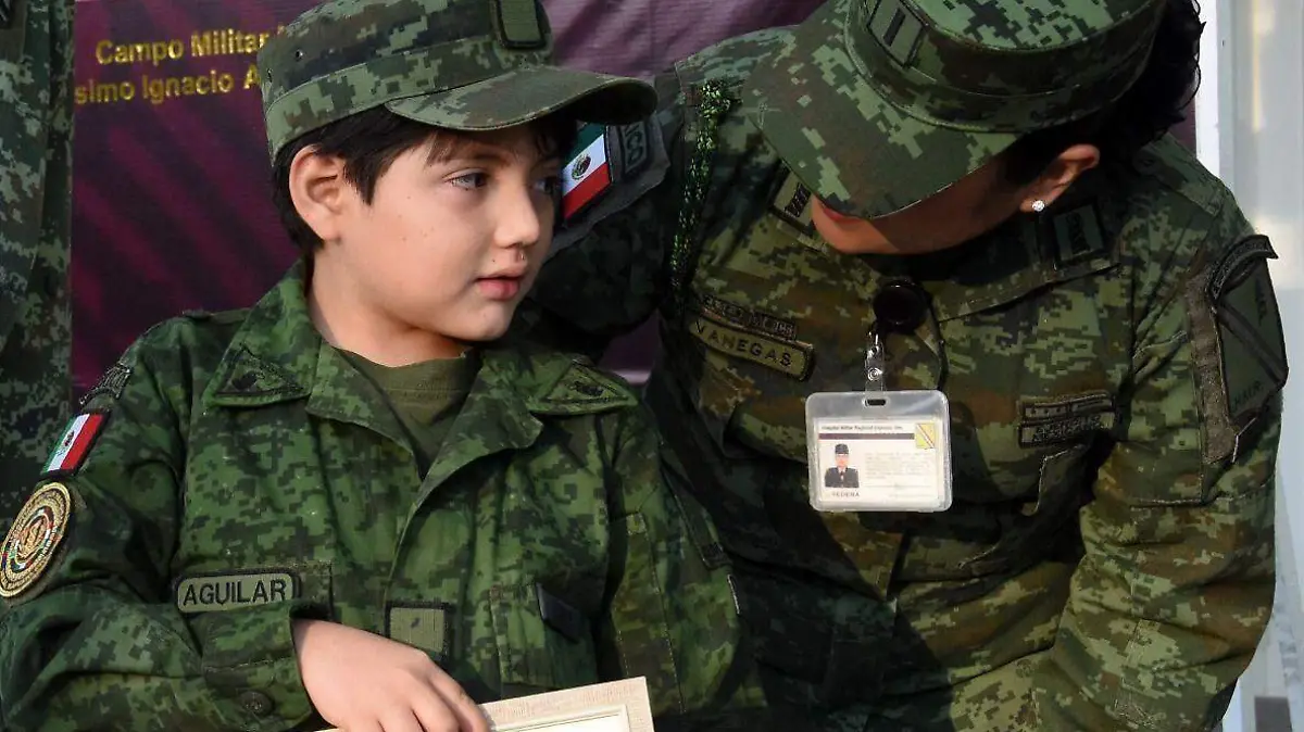 Niño-Militar-2
